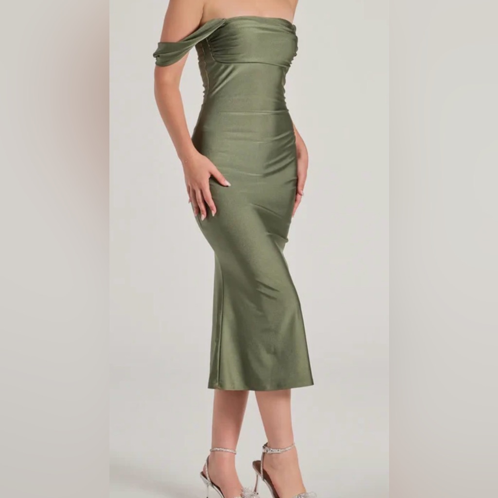 Exceptional Off-The-Shoulder Flared Midi Dress
